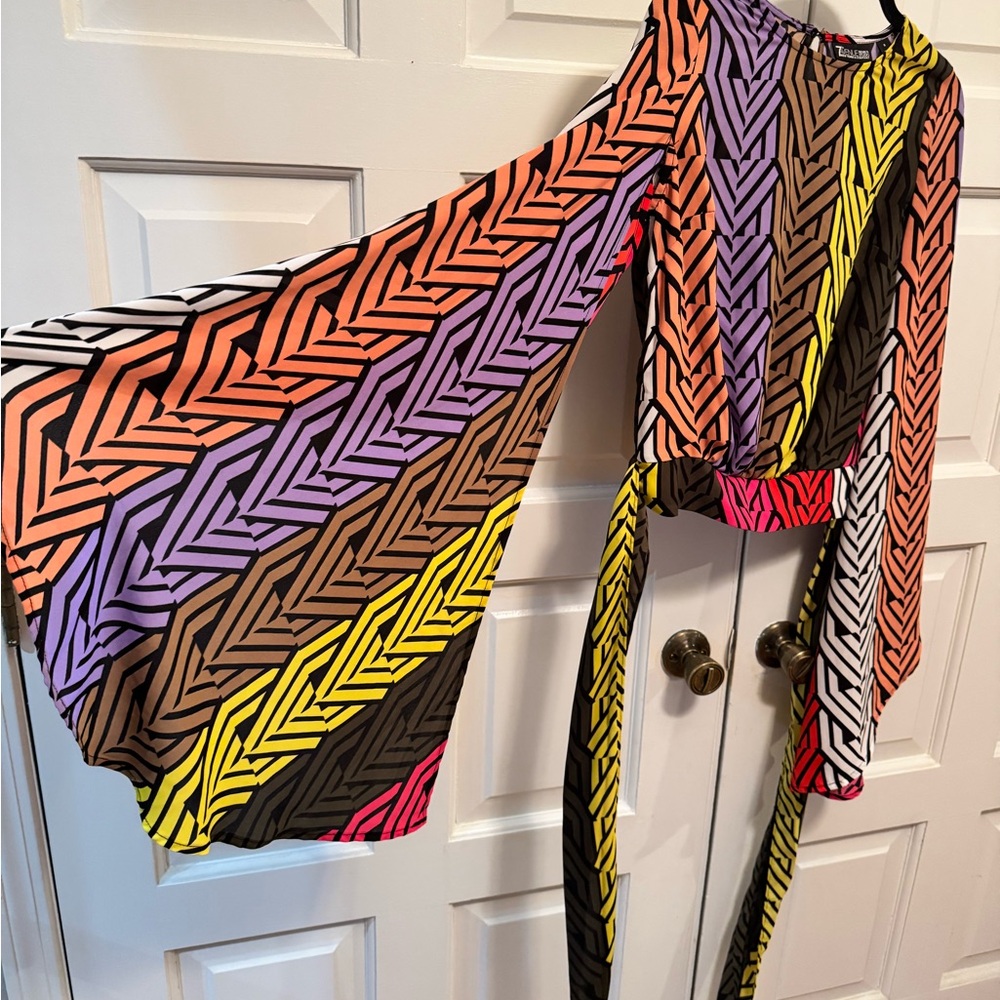 Colorful Geometric Patterned Blouse - Picture 2 of 4